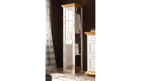 Kompakte Standgarderobe im Landhausstil 
